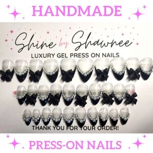 Handmade Luxury Press-On Nails | Sturdy & Reusable | BOWS & PEARLS (BLACK)